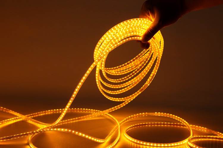 What is the best voltage for LED strip lights?